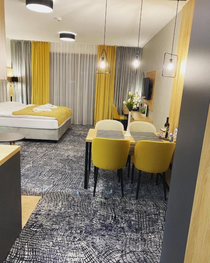Luxapartmanbesenova Hotel Akvamarin Dış mekan fotoğraf